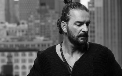 Mujer que se quitó la blusa y descubrió sus senos en concierto de Ricardo Arjona se defiende: “Lo hice por libertad”