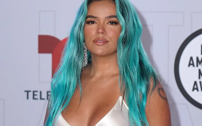 “Fue un desafío” Karol G aseguró que gracias al apoyo de sus padres siguió confiando en sí misma